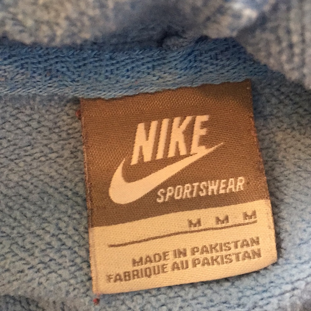 Nike - Picture 4 of 4
